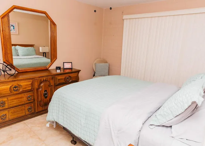 Apartamento New Desert Bloom Hideaway *